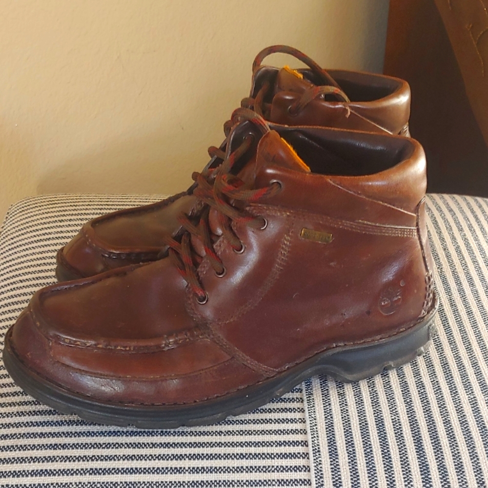 Men's Timberland Gortex Leather Chukka Boots, Size 8.5